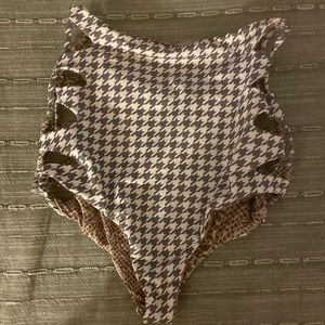 Acacia Queens Bottom